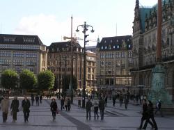 Рыночная площадь Гамбурга с ратушей 